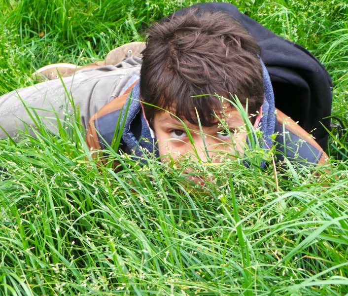 Ik verstop me in het gras